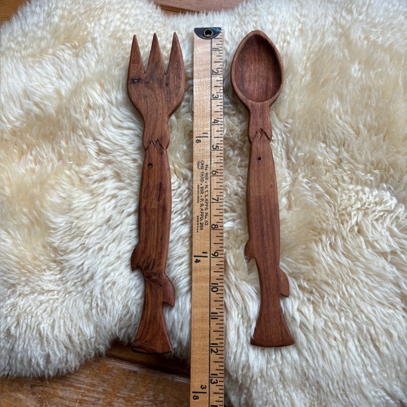 Vintage Wooden Salad Servers - Picture 4 of 5